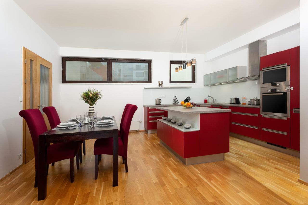 Prague Days - Family 2Bdr Apt - Garage Parking - Balcony Εξωτερικό φωτογραφία